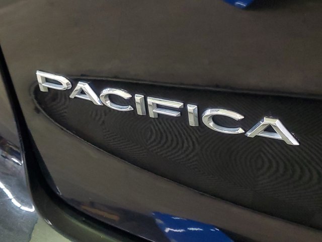 2024 Chrysler Pacifica Touring L - Photo 6