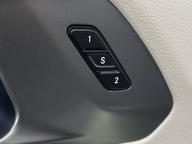 2024 Chrysler Pacifica Touring L - Photo 12