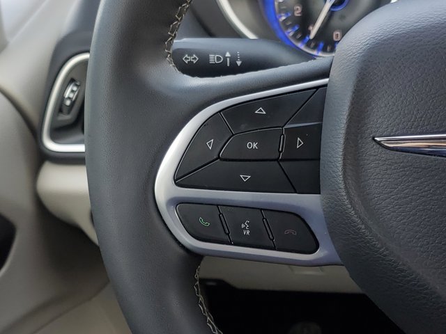 2024 Chrysler Pacifica Touring L - Photo 19