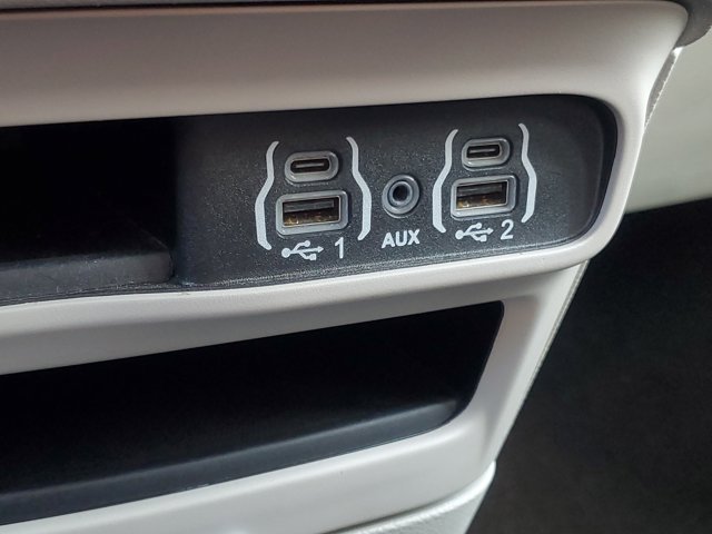 2024 Chrysler Pacifica Touring L - Photo 26