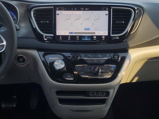 2024 Chrysler Pacifica Touring L - Photo 30